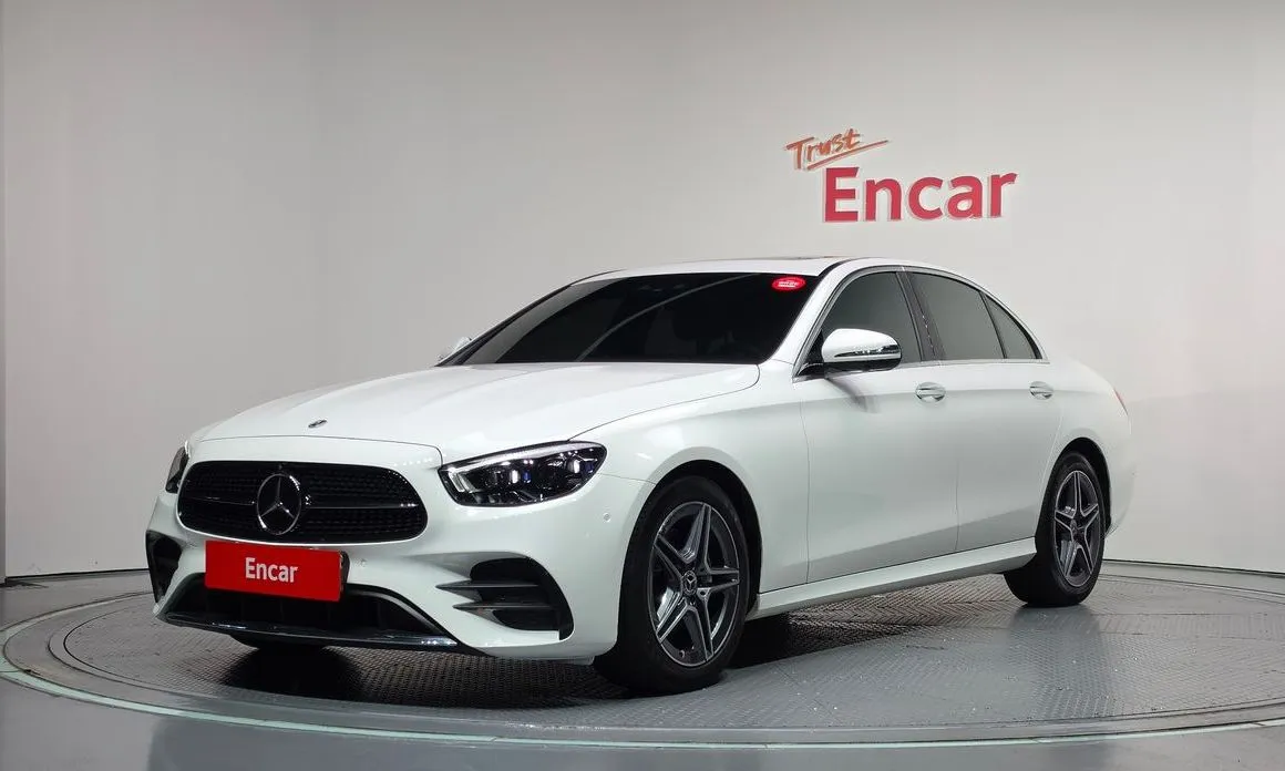 Mercedes-Benz E-Class — фото 1