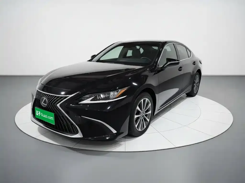Lexus ES — фото 1
