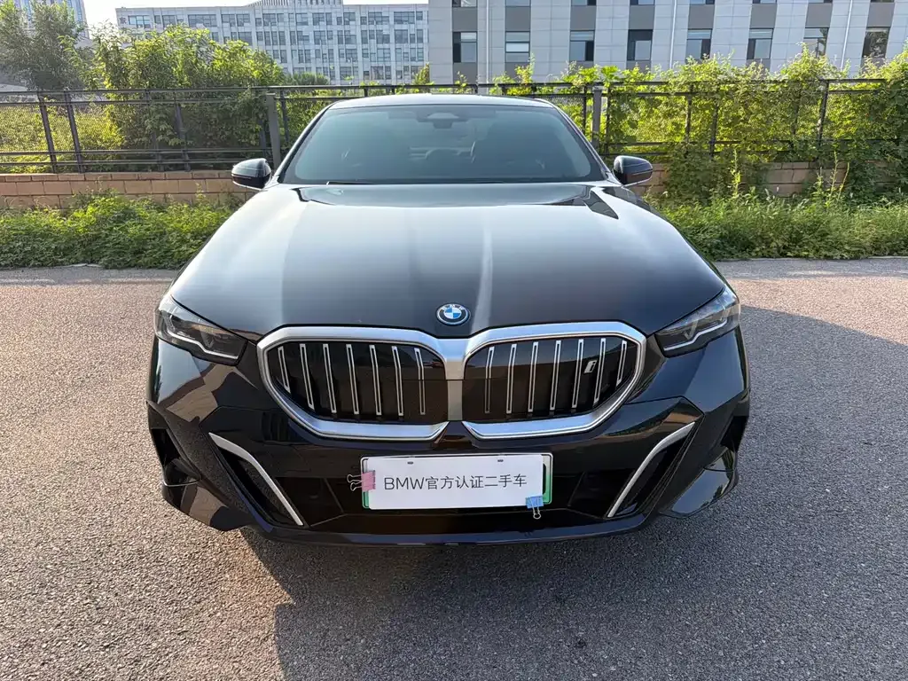 BMW i5 — фото 8