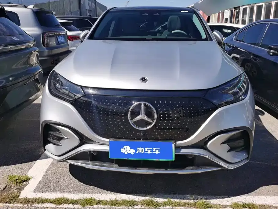Mercedes-Benz EQE SUV — фото 10