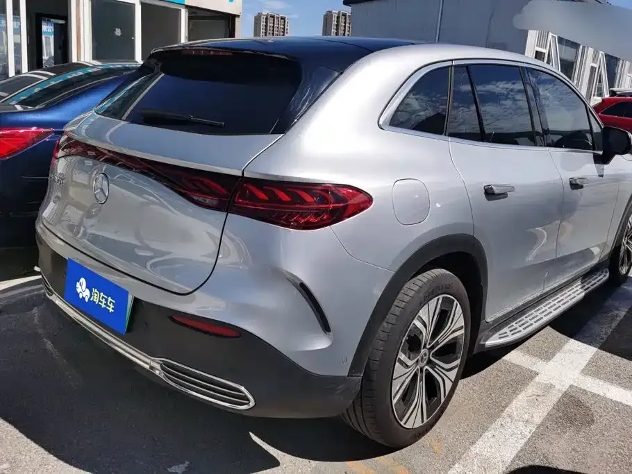 Mercedes-Benz EQE SUV — фото 7