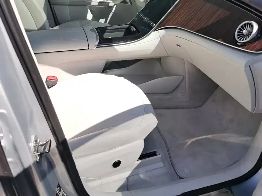 Mercedes-Benz EQE SUV — фото 4