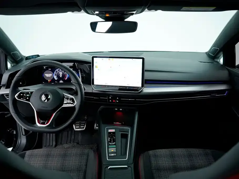 Volkswagen Golf GTI — фото 6