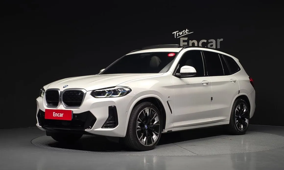 BMW iX3 — фото 1