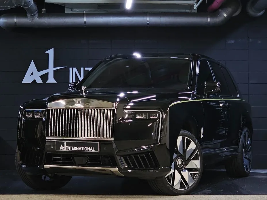 Rolls-Royce Cullinan — фото 1