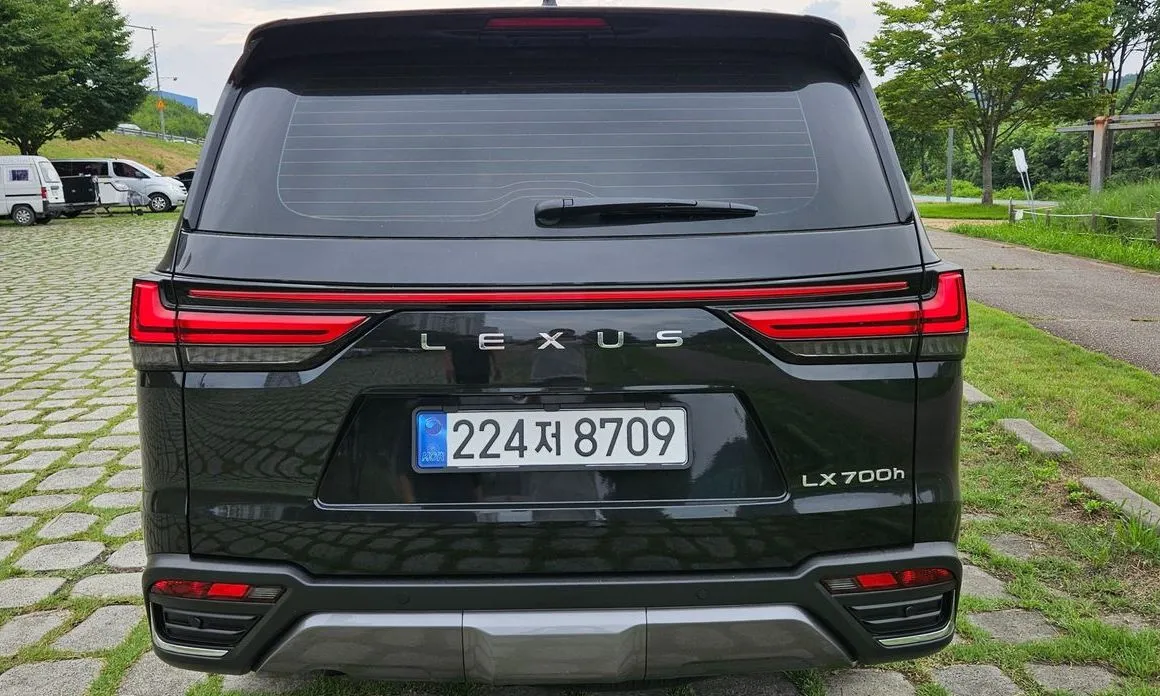 Lexus LX — фото 2