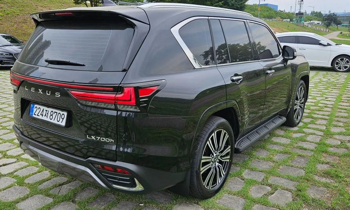 Lexus LX — фото 7