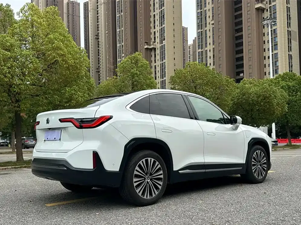 NIO EC6 — фото 10