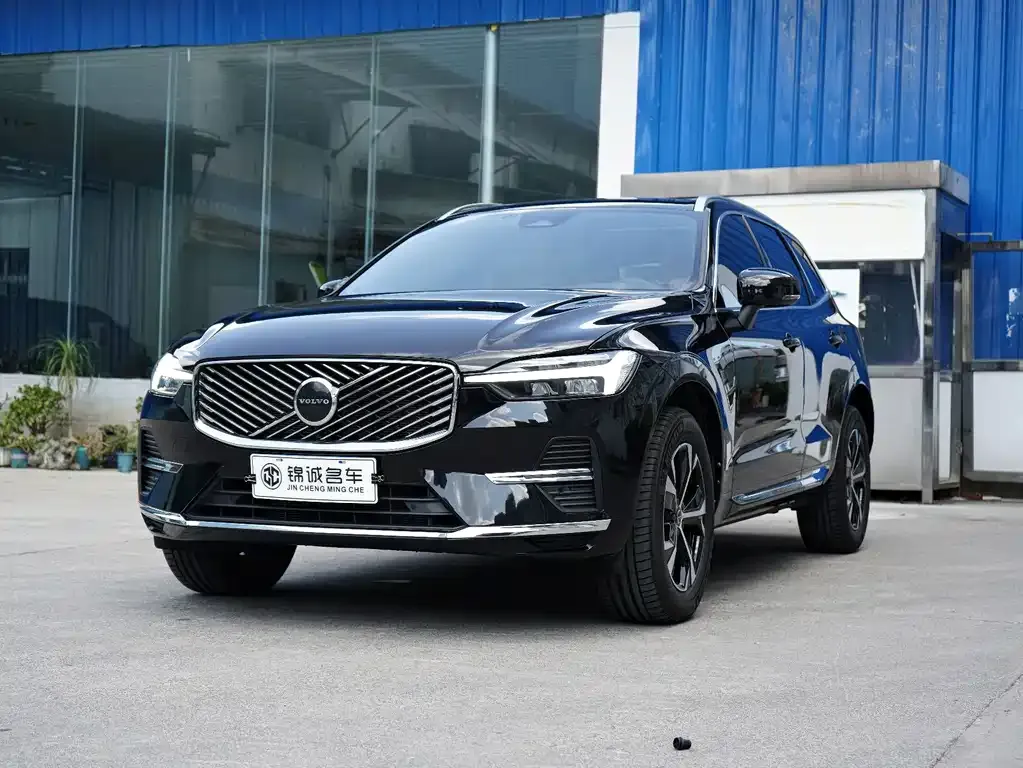 Volvo XC60 — фото 1