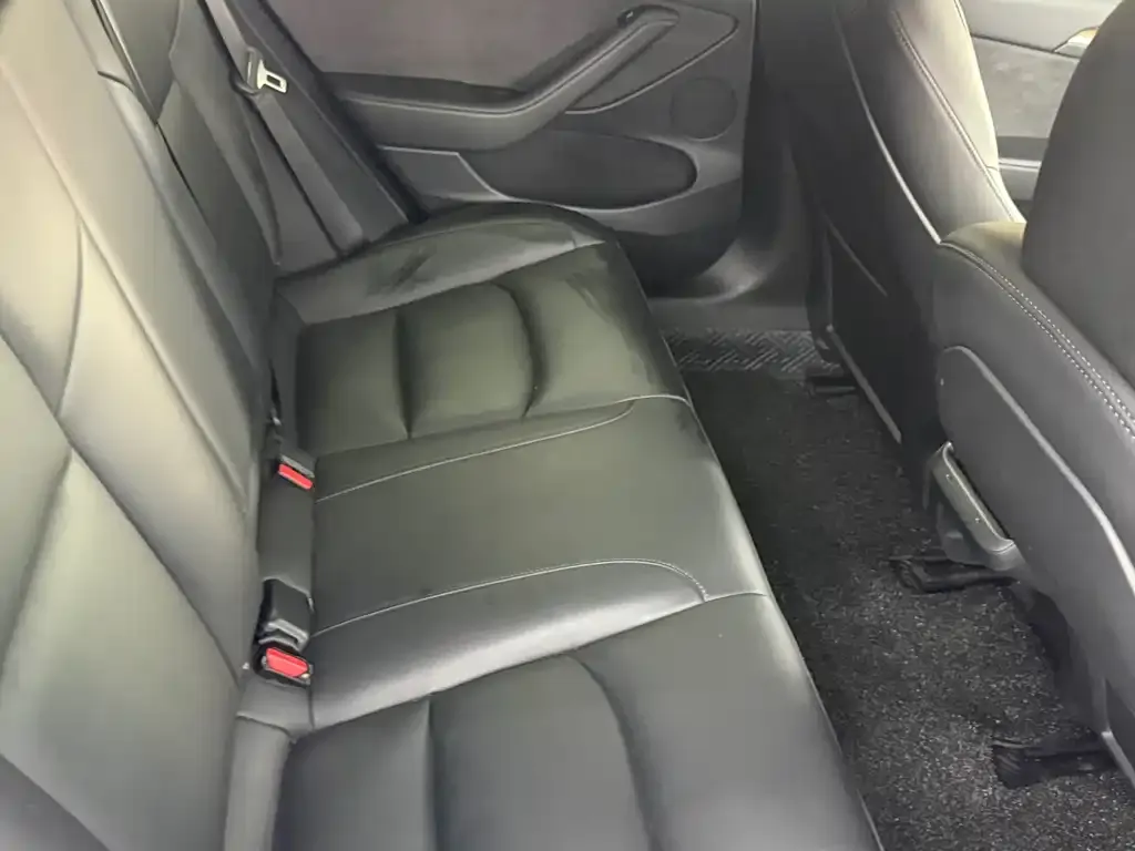 Tesla Model 3 — фото 4