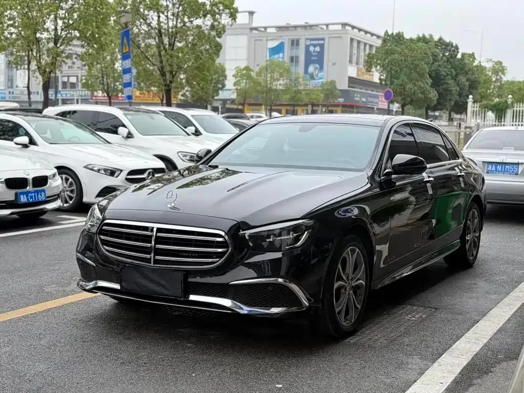 Mercedes-Benz E-Class — фото 10