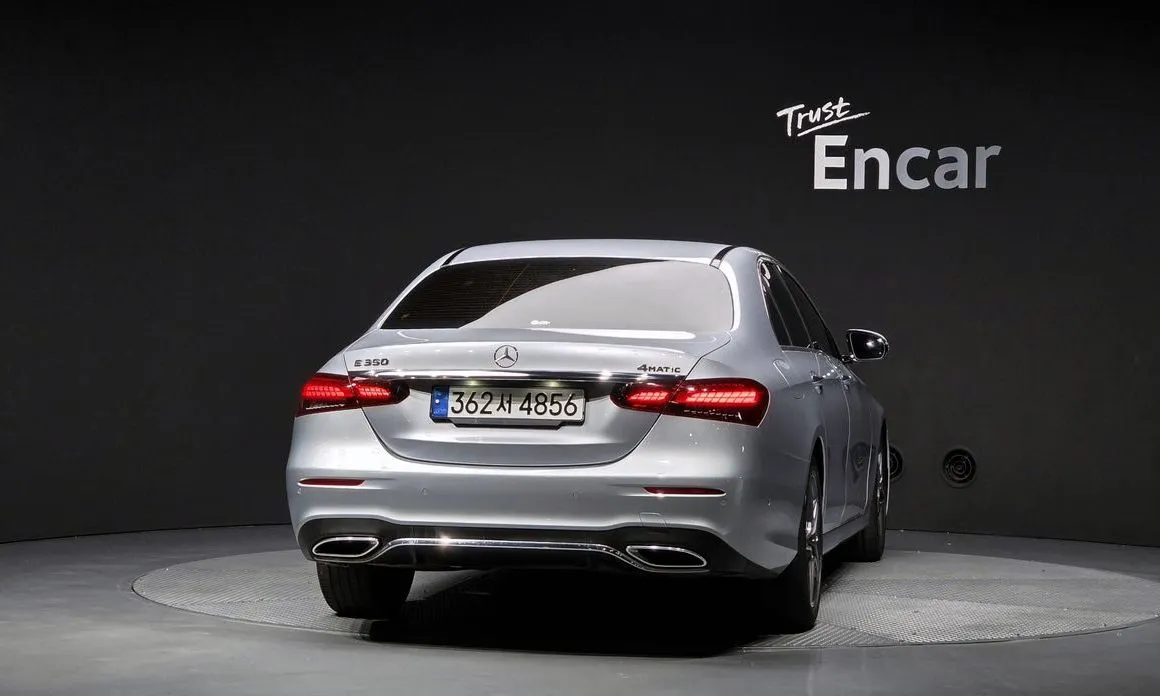 Mercedes-Benz E-Class — фото 2