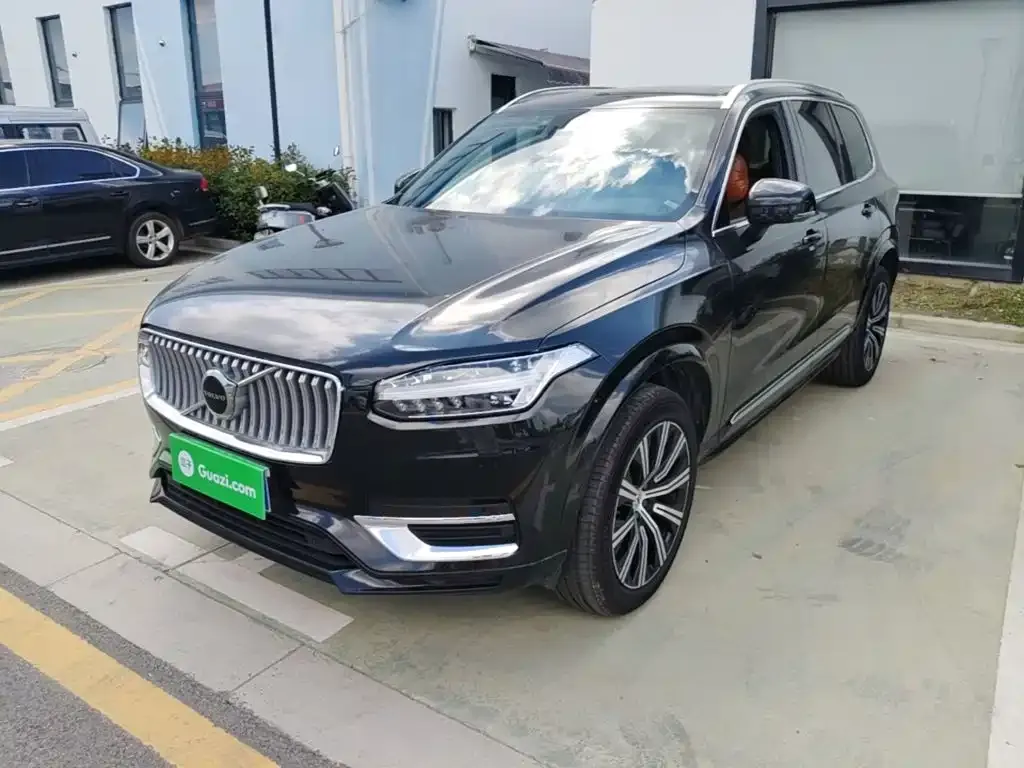 Volvo XC90 — фото 1
