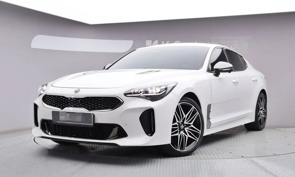 Kia Stinger — фото 1
