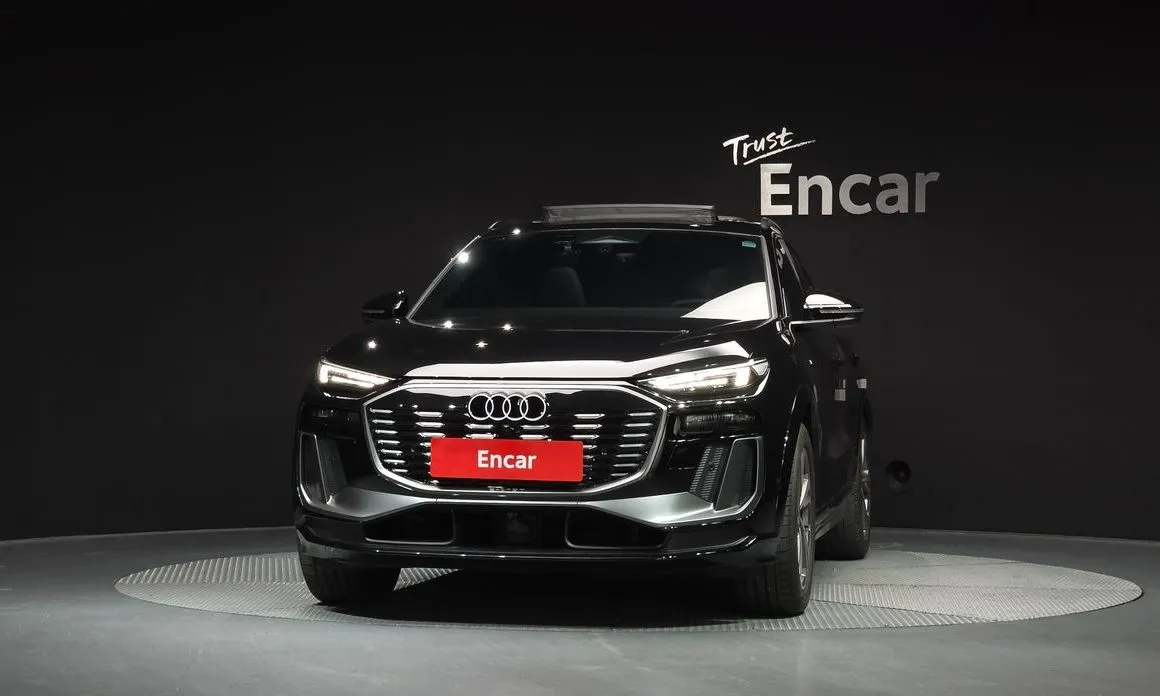 Audi Q6 e-tron — фото 2