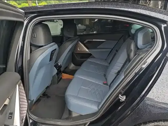 BMW i5 — фото 10