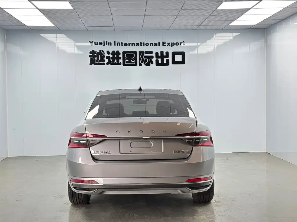 Skoda Superb — фото 6