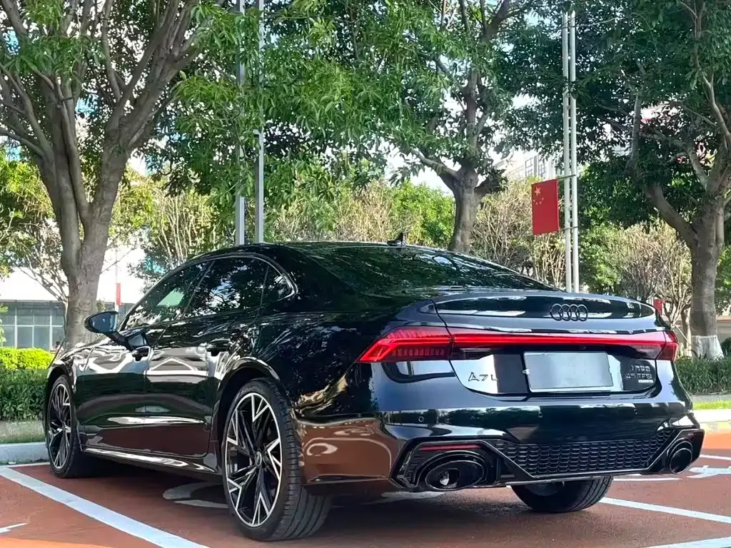 Audi A7L — фото 6