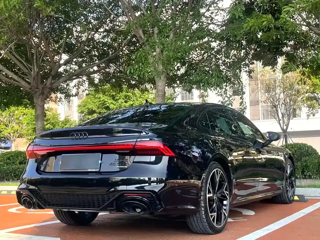 Audi A7L — фото 7