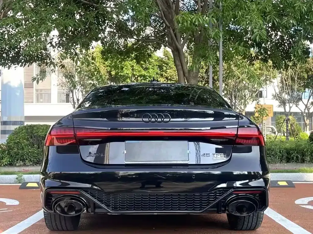 Audi A7L — фото 9