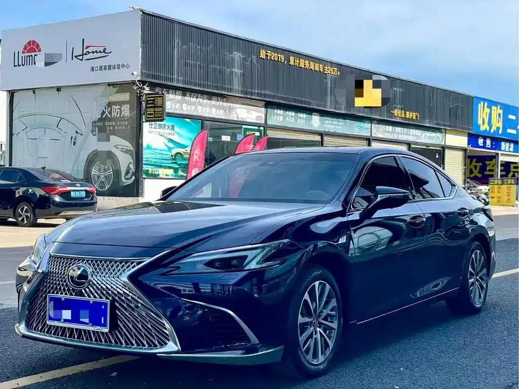 Lexus ES — фото 1