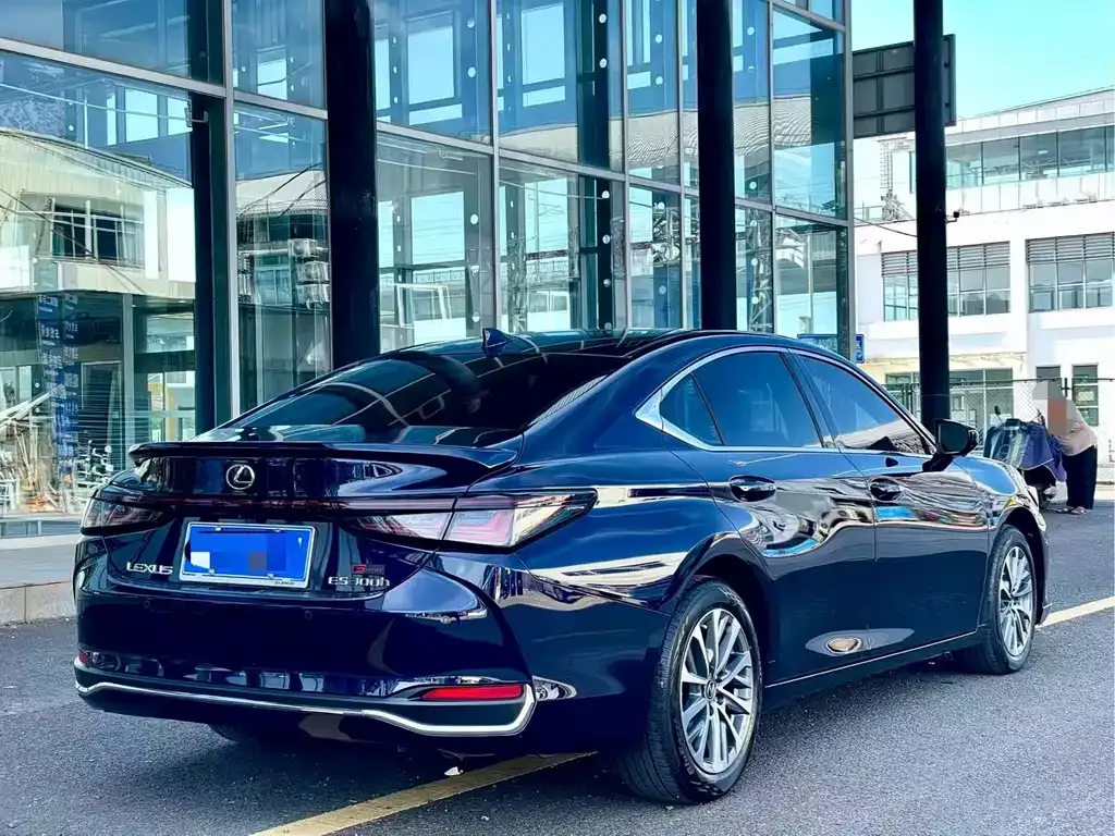 Lexus ES — фото 9