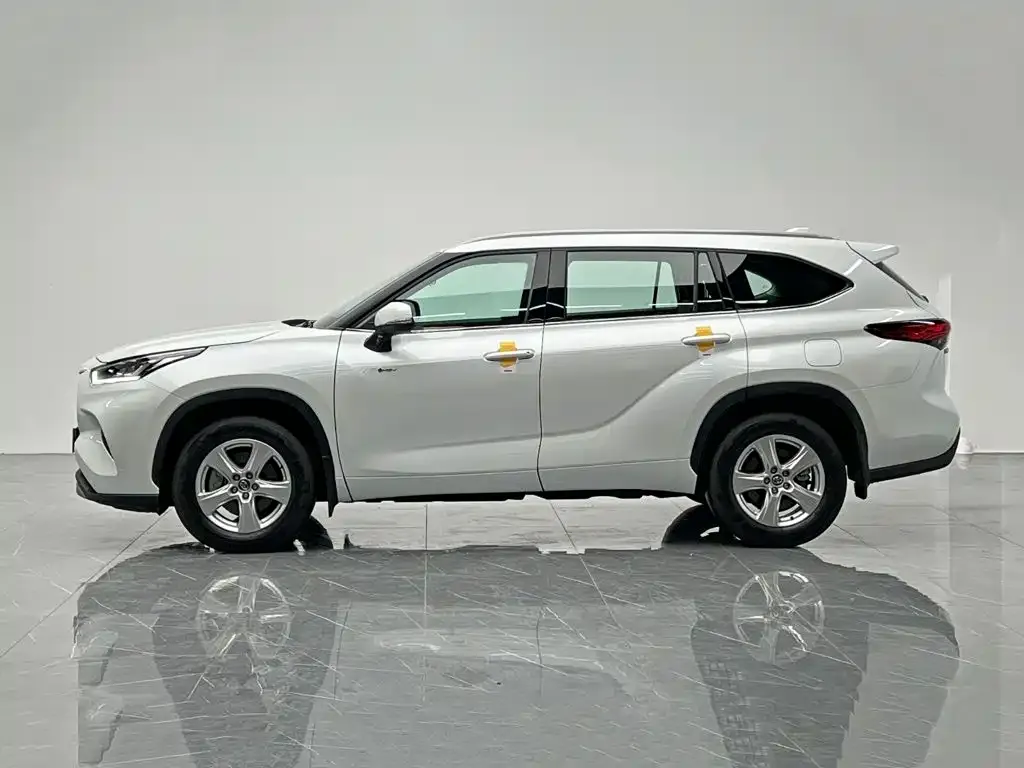 Toyota Highlander — фото 7
