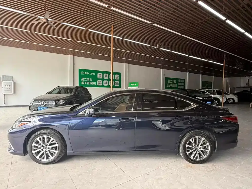 Lexus ES — фото 10