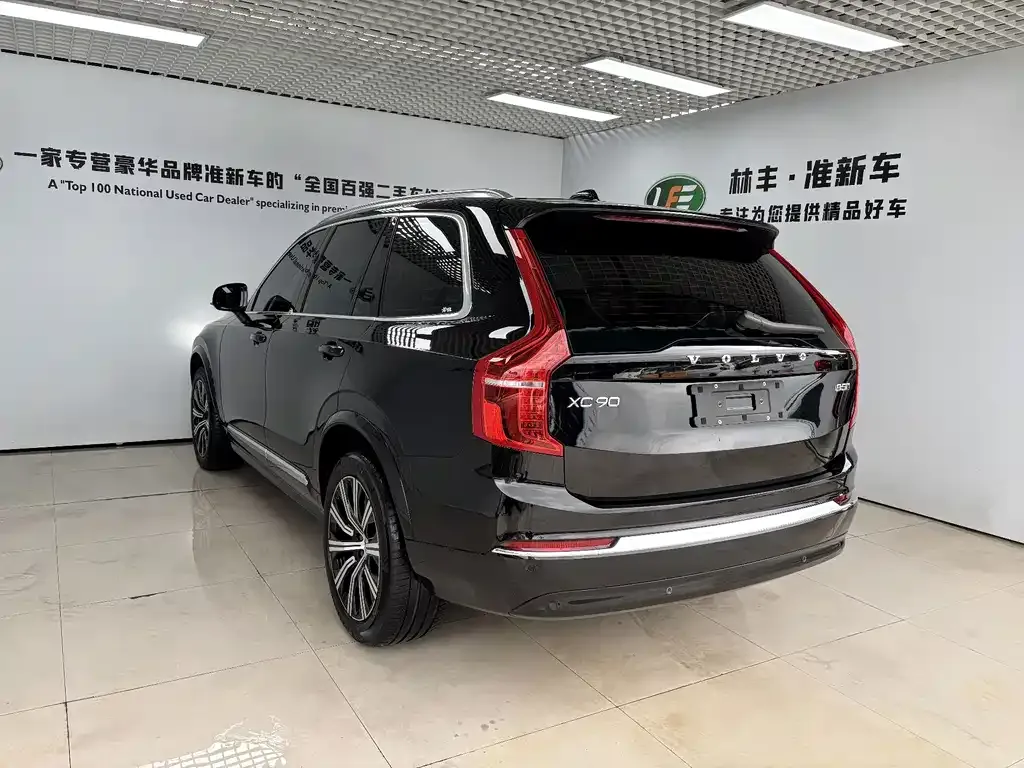 Volvo XC90 — фото 10