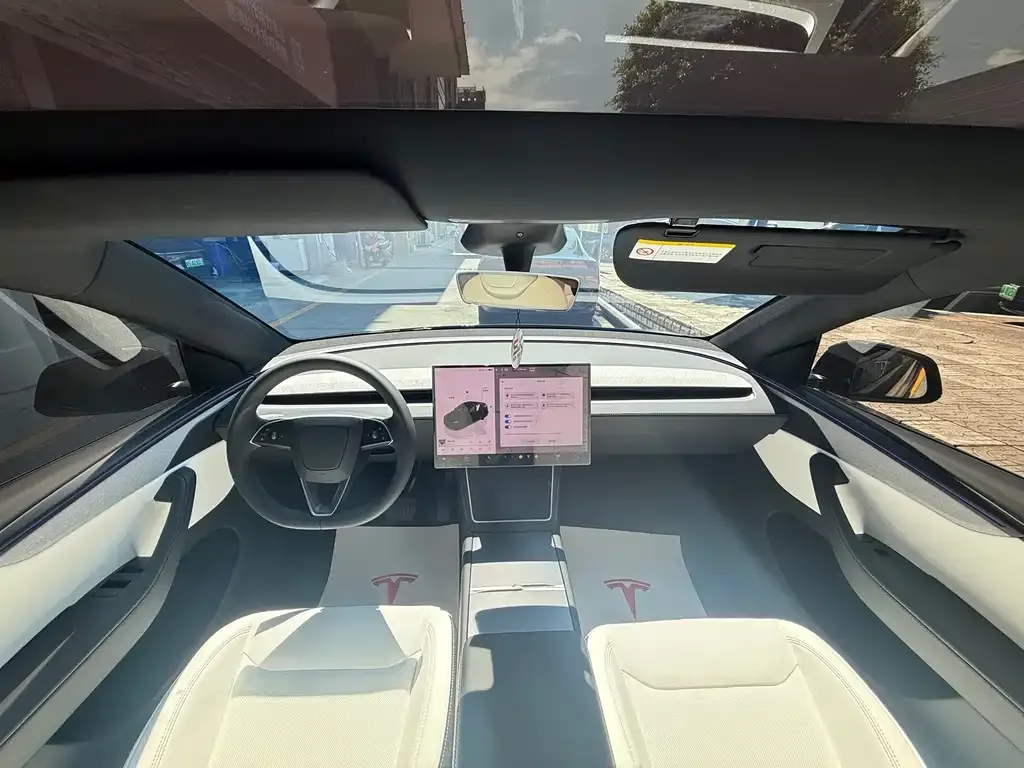Tesla Model Y — фото 9