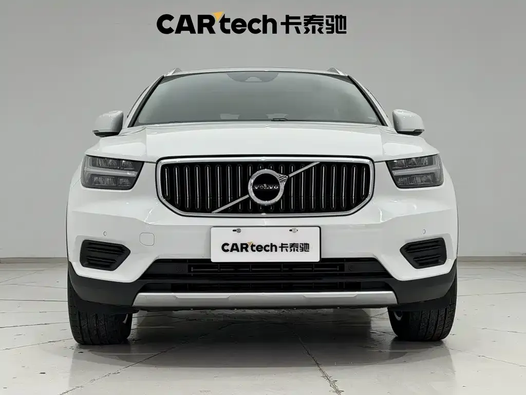 Volvo XC40 — фото 5