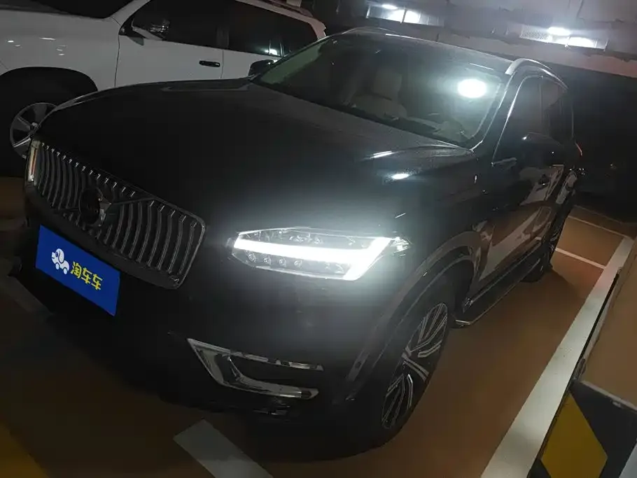 Volvo XC90 — фото 1