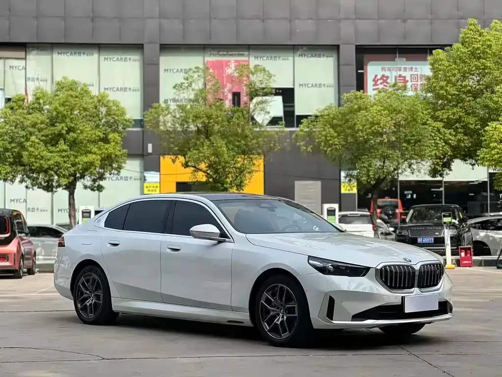 BMW i5 — фото 4