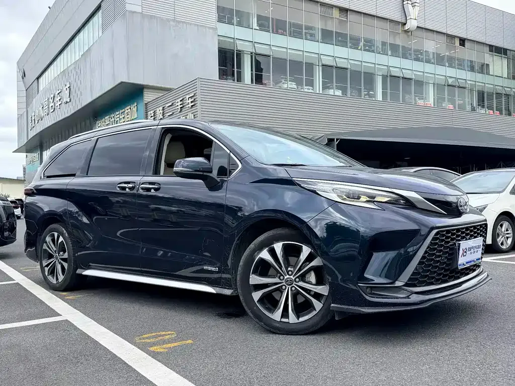 Toyota Granvia — фото 6