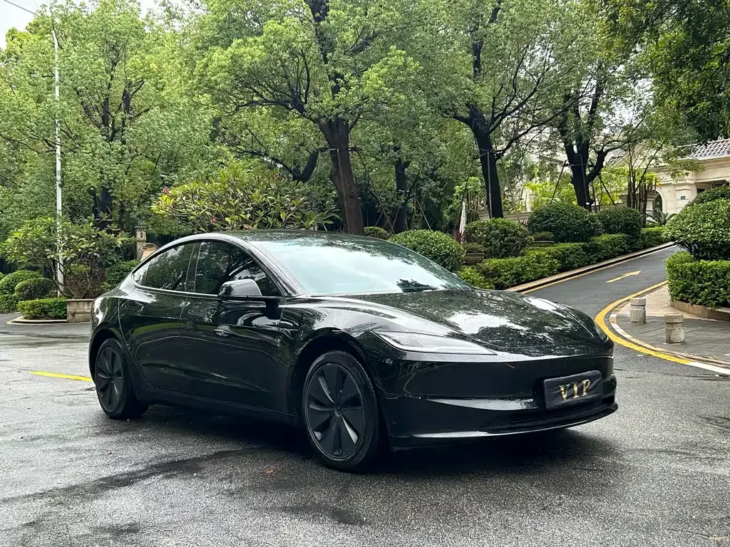 Tesla Model 3 — фото 4