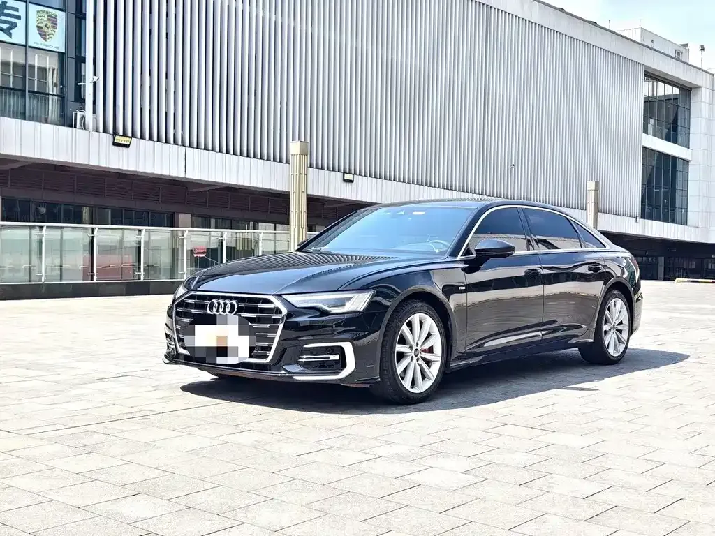 Audi A6L — фото 1