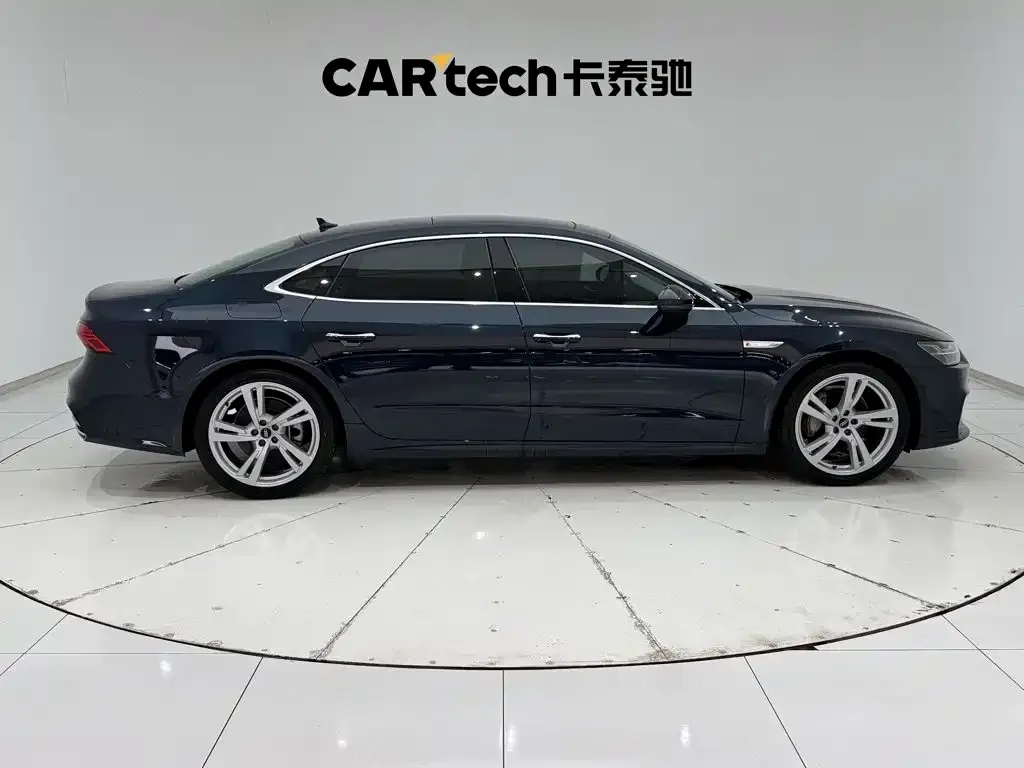 Audi A7L — фото 5