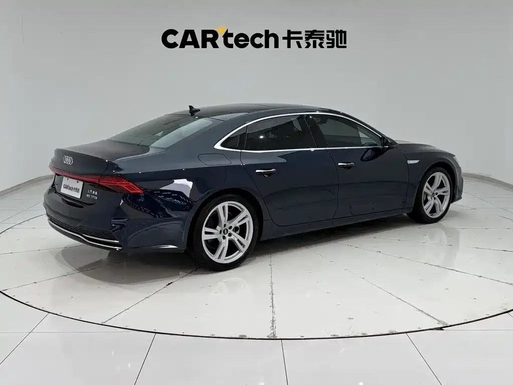 Audi A7L — фото 2