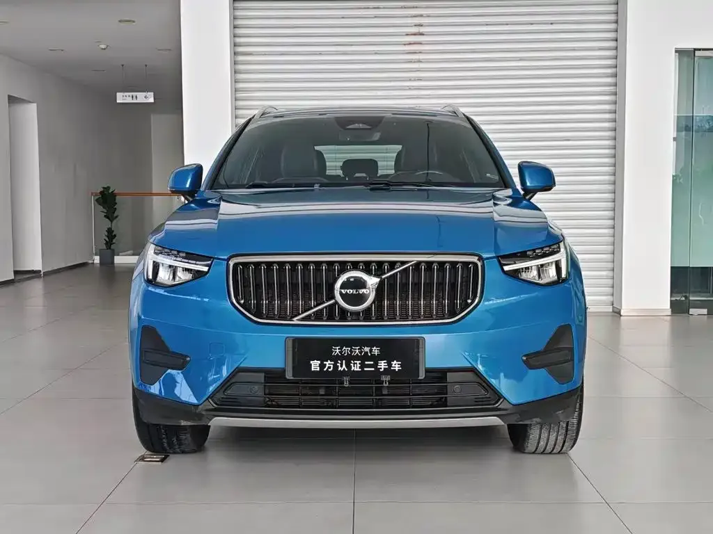 Volvo XC40 — фото 10