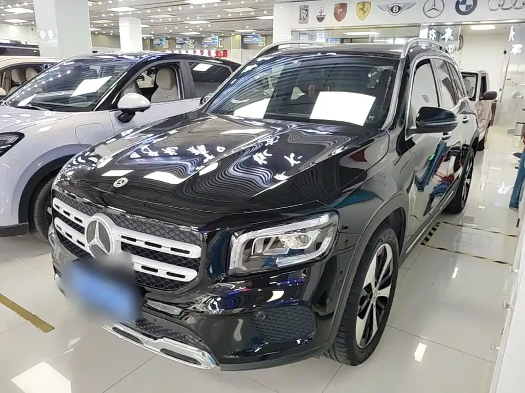 Mercedes-Benz GLB — фото 1