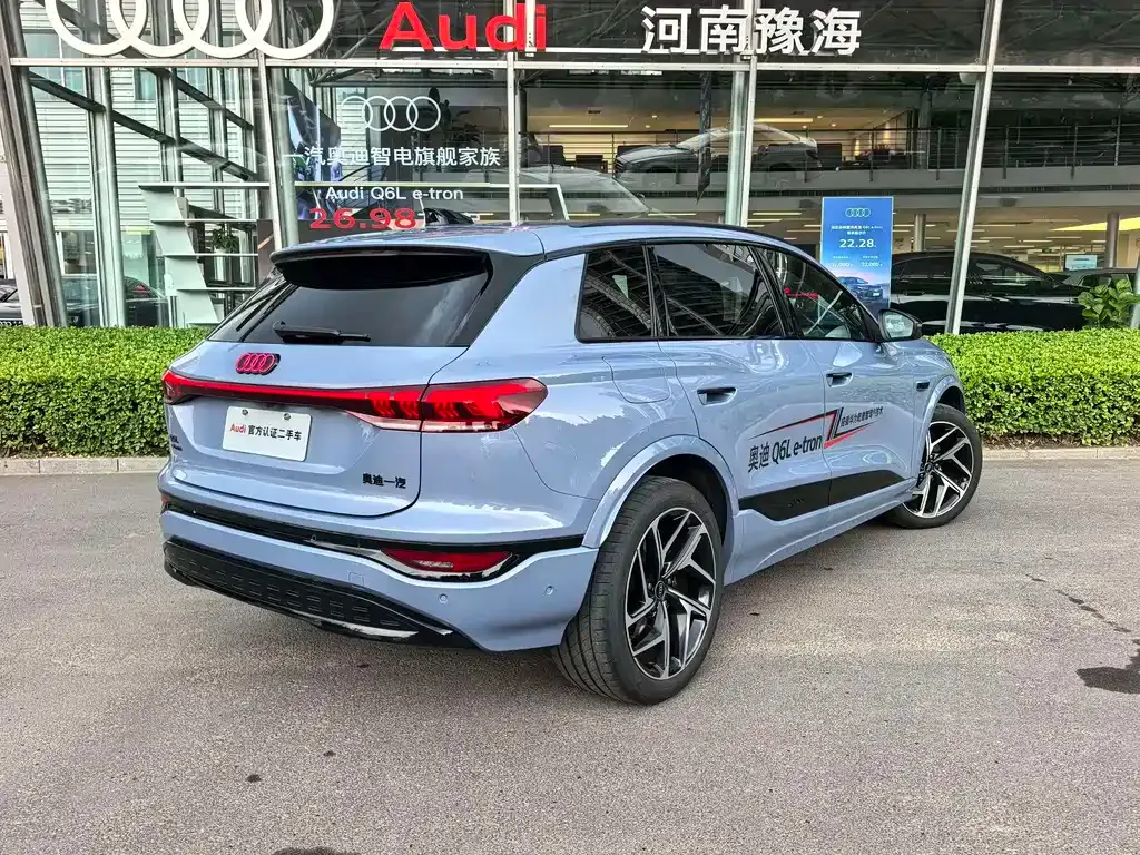 Audi Q6L e-tron — фото 9