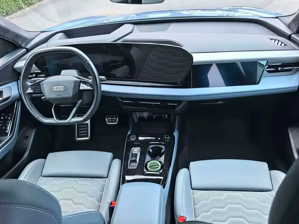 Audi Q6L e-tron — фото 3