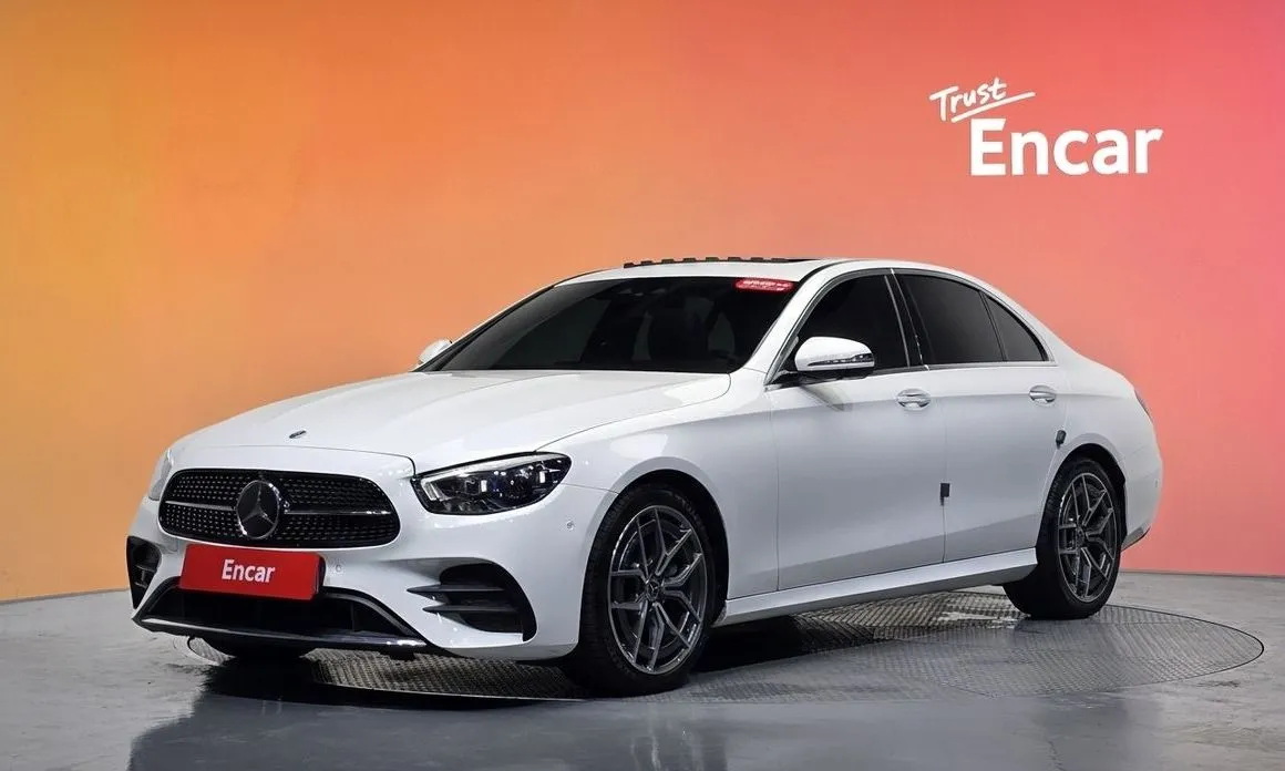 Mercedes-Benz E-Class — фото 1