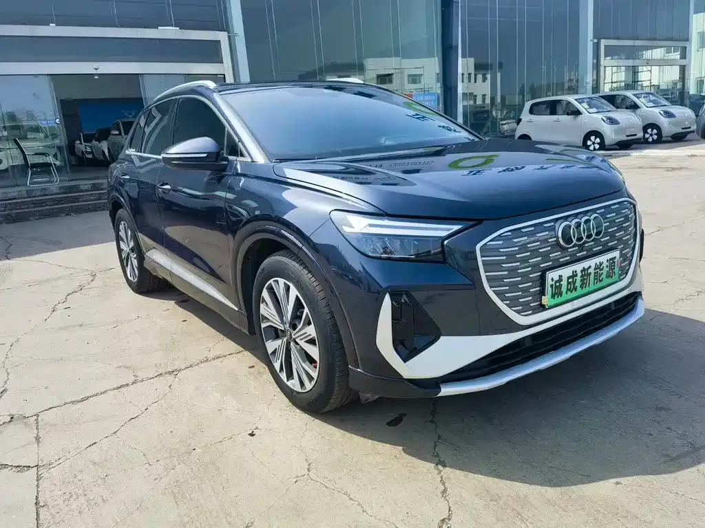 Audi Q4 e-tron — фото 3