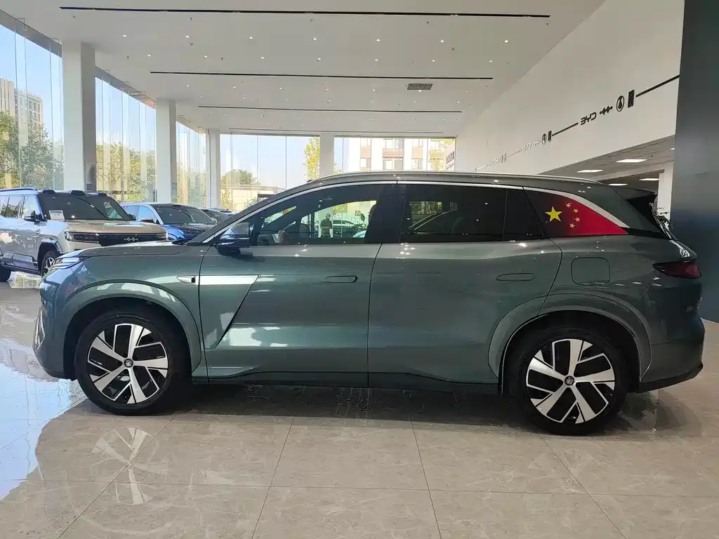 BYD Tang L — фото 10