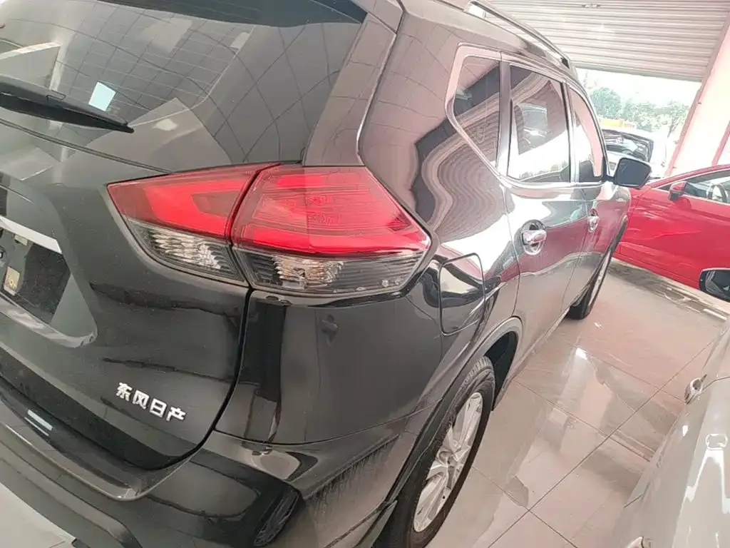 Nissan X-Trail — фото 10