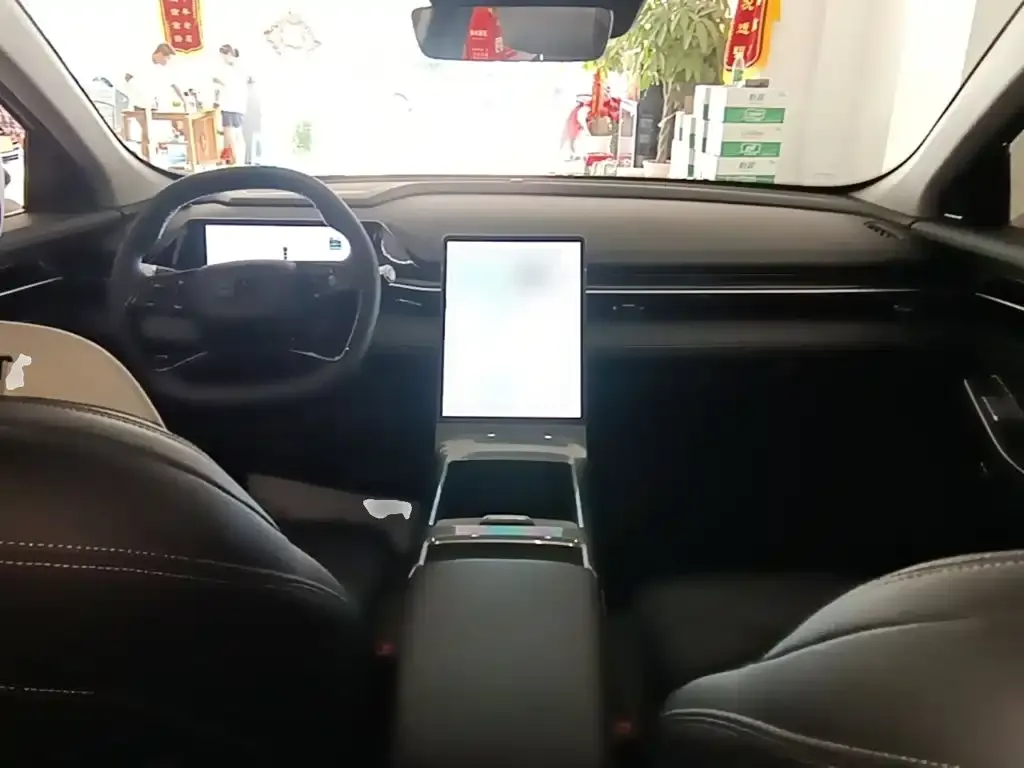 Geely Galaxy L6 — фото 6