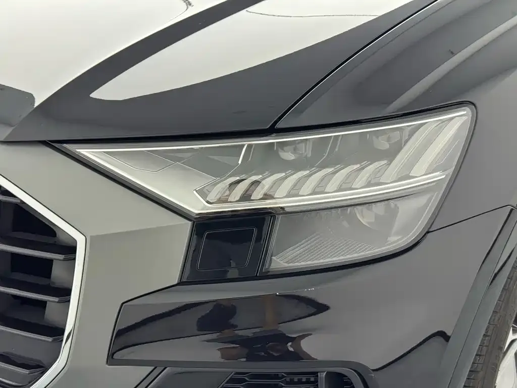 Audi Q8 — фото 10