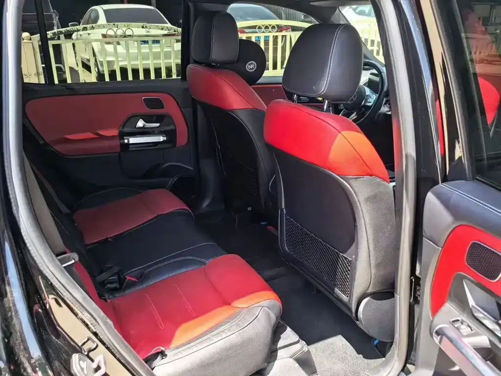 Mercedes-Benz GLB AMG — фото 2