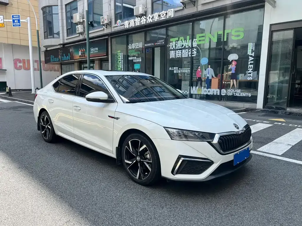 Skoda Octavia — фото 9